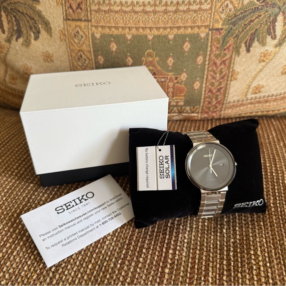 ✅Seiko - Black/Silver Men's Watch!